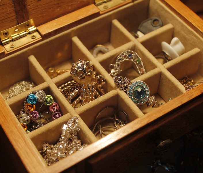 What To Do With Old, Unused or Inherited Jewelry - TDC Jewelry